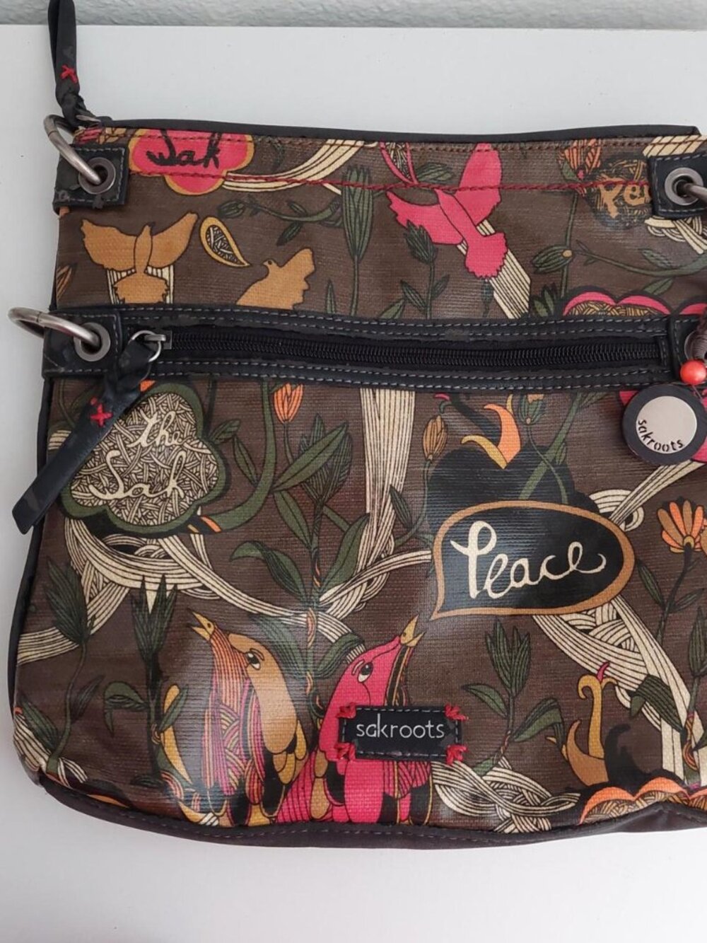 Sakroots brown crossbody bag with adjustable bird peace strap #boho #cottagecore
